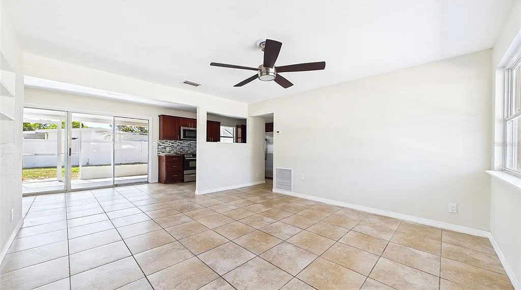 4 bed, 2.0 bath, 1372 sqft, $2,750 — Photo 4