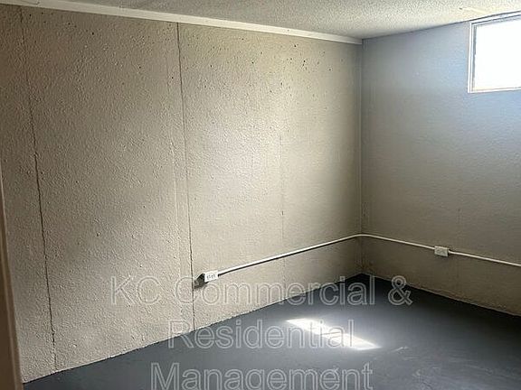 4th image of 5040 N Topping Ave