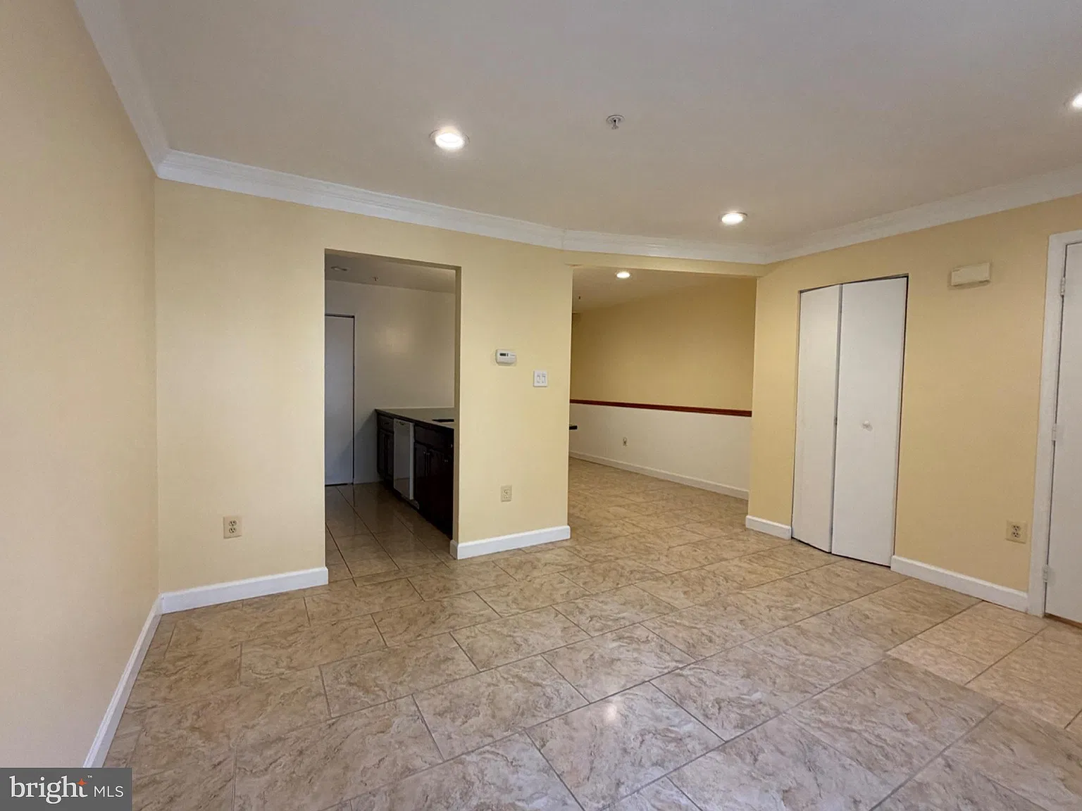 3 bed, 2.5 bath, 1404 sqft, $2,650 — Photo 2