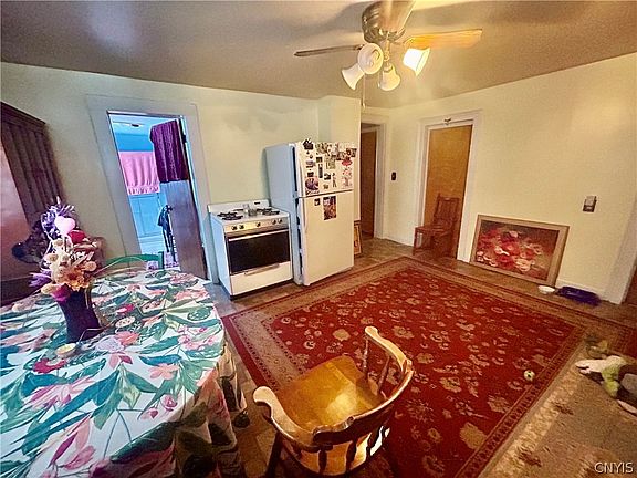 4th image of 807-809 Butternut St