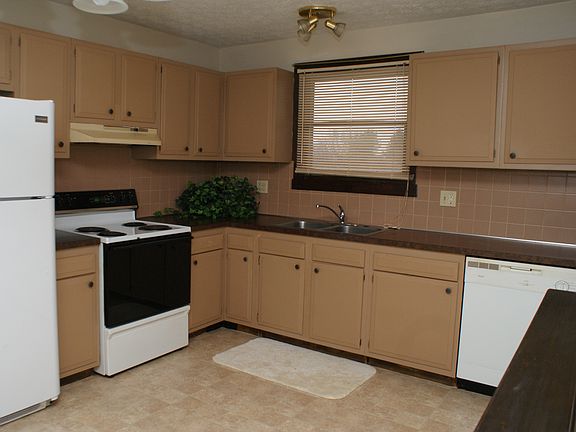 4th image of 904-908 Skyside Dr