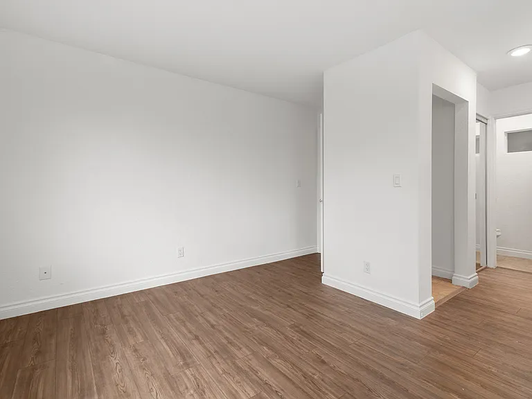 240 W Lincoln Ave W #16 — Photo 15