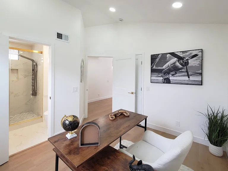 220 S Linhaven Cir — Photo 7