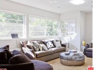 152 S Sepulveda Blvd, Los Angeles, CA 90049