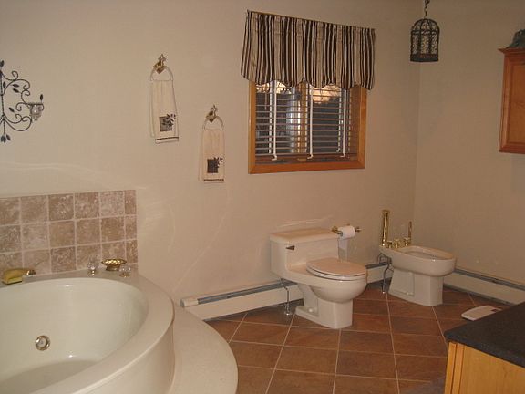5th image of 1250 Yennecott Dr