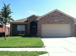 9721 Gallatin Ln, Fort Worth, TX 76177