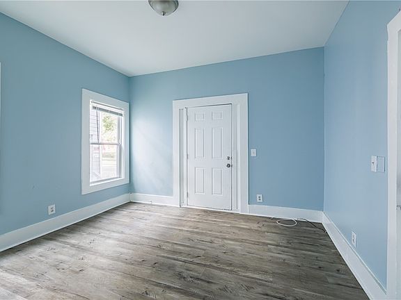 4th image of 110 Ridgeway Ave