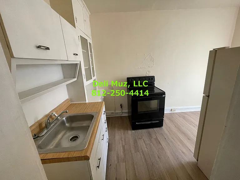 705 1/2 Court St #1/2 — Photo 7