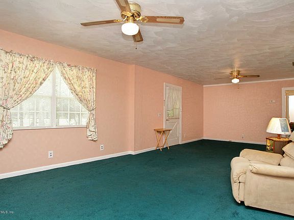 2nd image of 419 C COLLEGE Drive