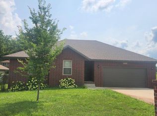 5858 S Geranium Ln, Brookline, MO 65619