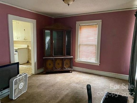 5th image of 1512 Shamrock Dr