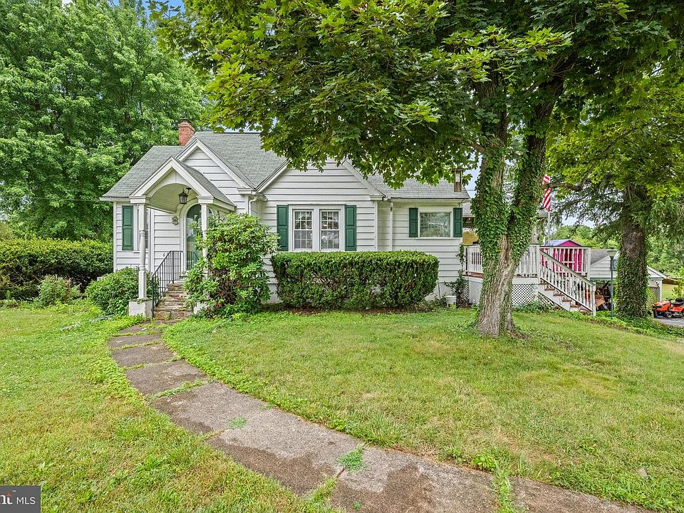 1st image of 613 Centennial St