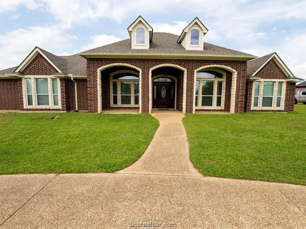 4017 Austins Estates Dr, Bryan, TX 77808