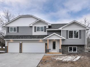 39540 Oak Park Trl, North Branch, MN 55056