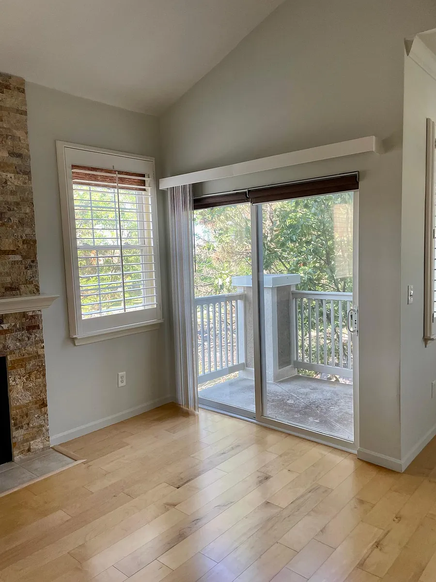 Building Photo - 15900 Granada St #220