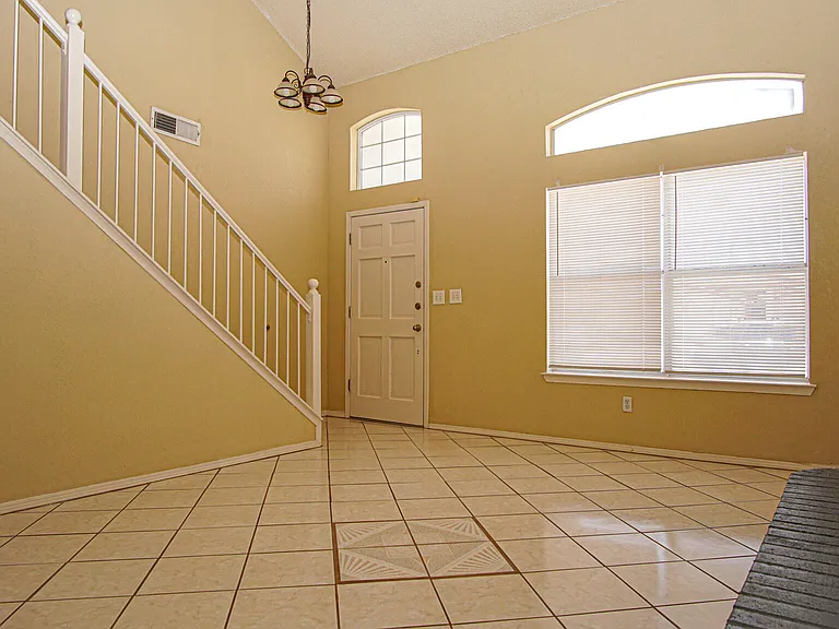 12107 Valley Quail Dr — Photo 4