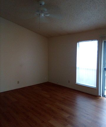 3rd image of 5012 Anacacho St
