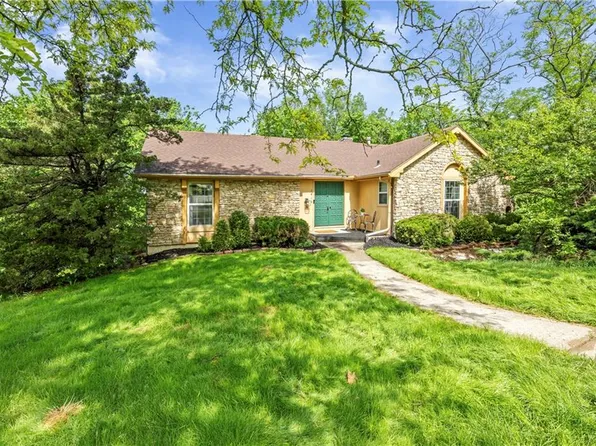 2416 E 110th St, Kansas City, MO 64131