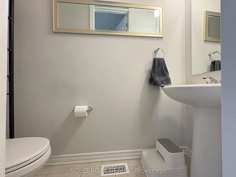 719 Derreen Ave — Photo 5