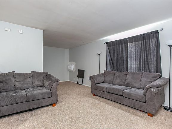 4th image of 624;626 S 10th St