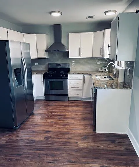 5991 N Northwest Hwy #302 — Photo 3