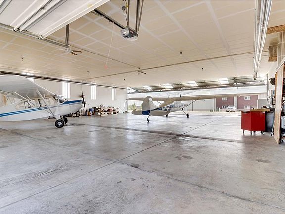 4th image of 8162 Airpark Hts