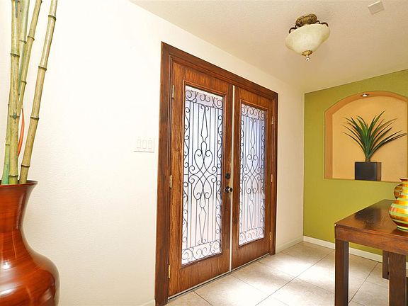 3rd image of 1520 E San Luis Ln