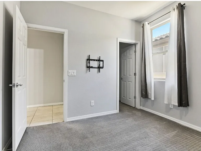 7707 S 37th St — Photo 11