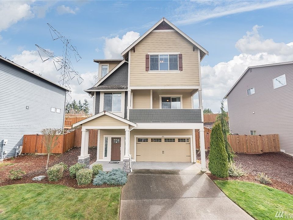 Beautiful 5 bedroom 4 bath home in Wynstone community. 