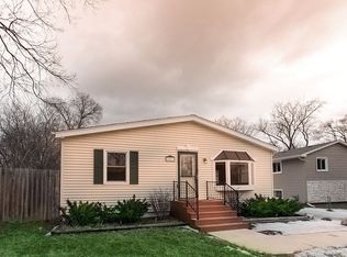 20817 N Elizabeth Ave, Prairie View, IL 60069