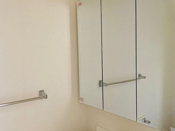 2nd image of 250 Douglas St APT B