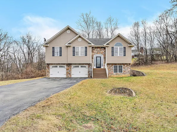 3771 Read Mountain Rd, Cloverdale, VA 24077