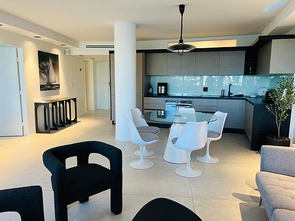 4th image of 900 Bay Dr APT 410