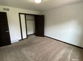 401 Melody Ln #2, Marshalltown, IA 50158