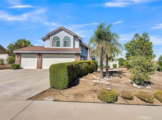 6541 Hemingway Dr, Riverside, CA 92506