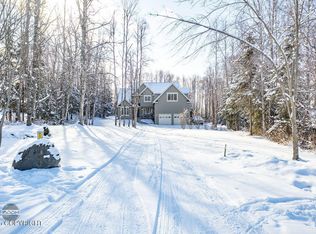 21222 Polly Cir, Chugiak, AK 99567