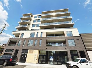399 Winston Ave #501, Ottawa, ON K2A 1Y8