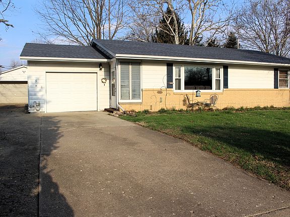 2nd image of 8 Edgelea Cir