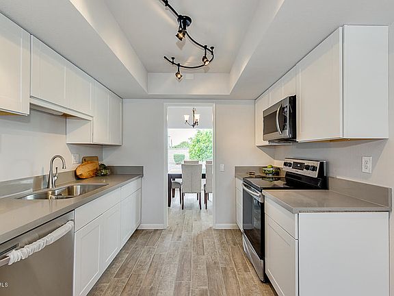 5th image of 16026 N Lakeforest Dr