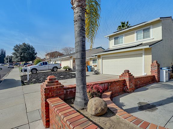 3rd image of 2336 Cypress St