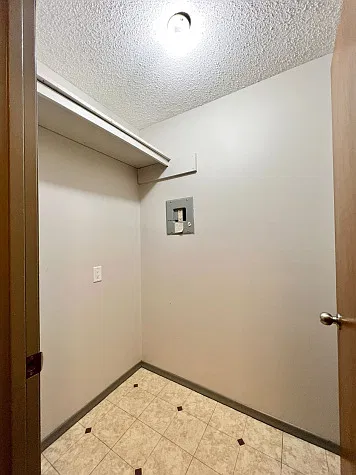 2 Bedroom Unit Across from Hospital!! — Photo 4