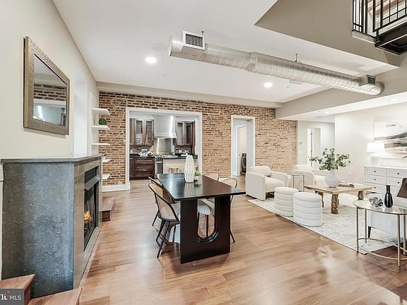 3rd image of 215 I St NE APT 401