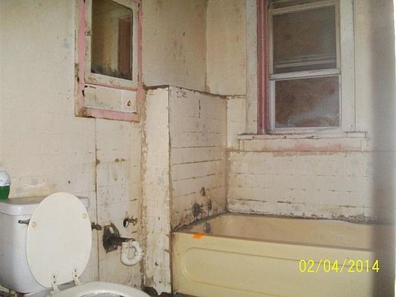 4th image of 3902 Grace St