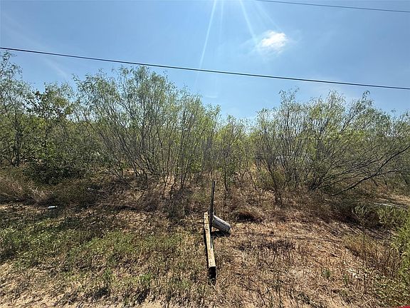 3rd image of 200 Reata Ranch Rd
