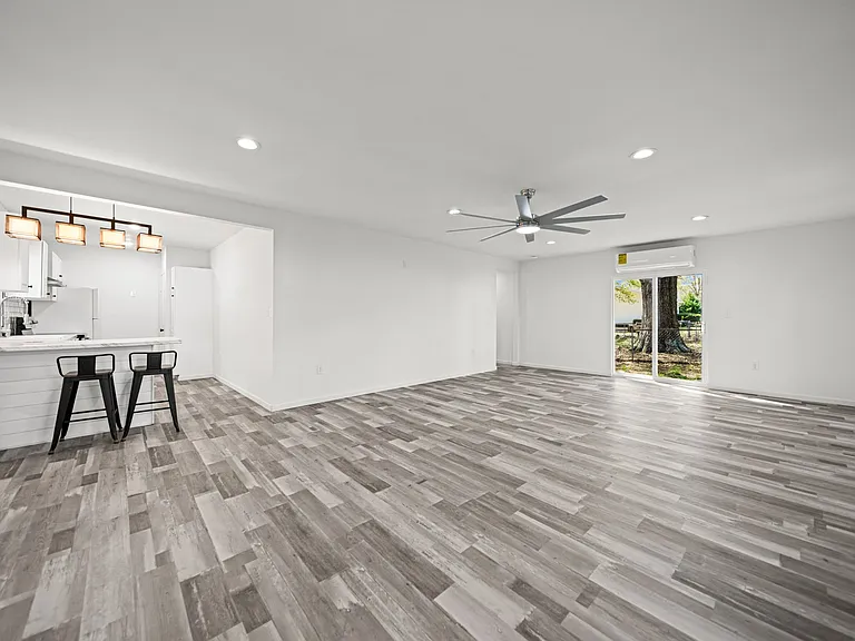 103 Sadler Ave — Photo 3