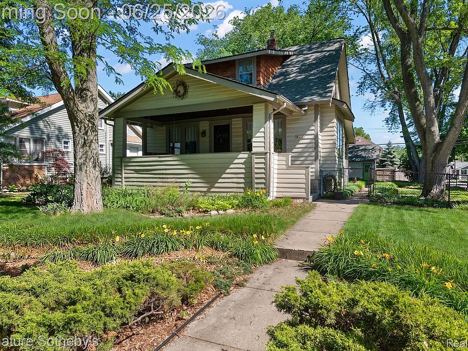 1st image of 233 E Farnum Ave