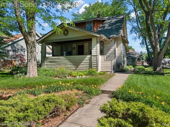 233 E Farnum Ave, Royal Oak, MI 48067