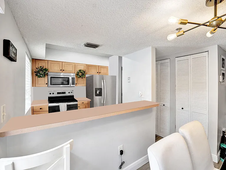173 Riviera Cir — Photo 13