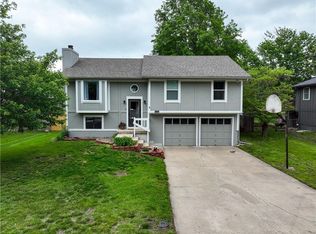 1830 W Ferrel Dr, Olathe, KS 66061