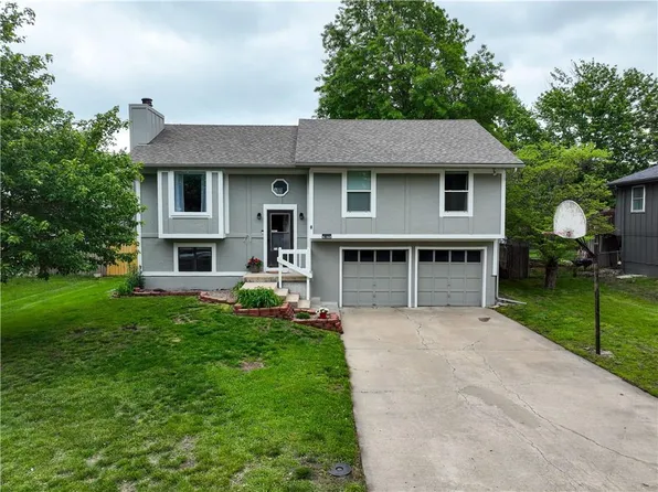 1830 W Ferrel Dr, Olathe, KS 66061